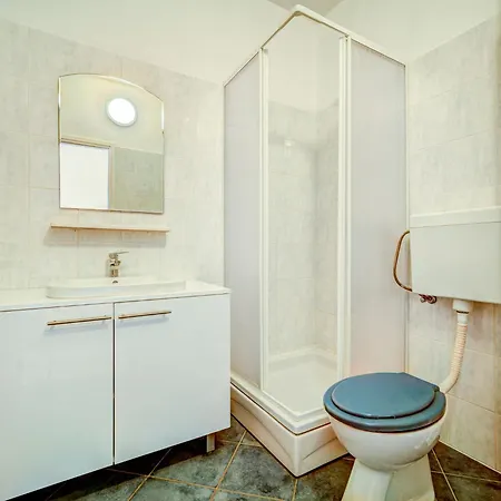 Melandura-7 By Interhome *