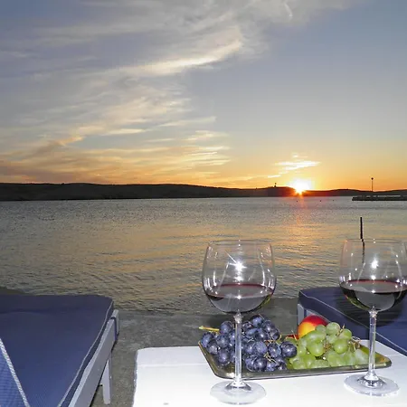 Melandura-7 By Interhome