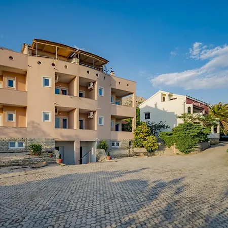 Daire Melandura-7 By Interhome