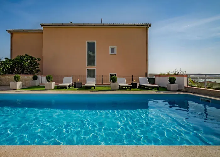 Melandura-7 By Interhome