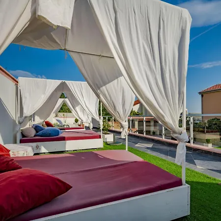 Melandura-7 By Interhome * Dinjiška