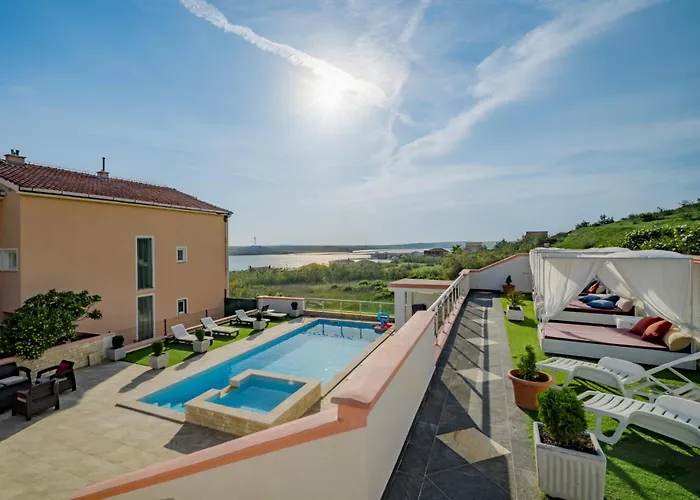 Melandura-7 By Interhome * Dinjiška