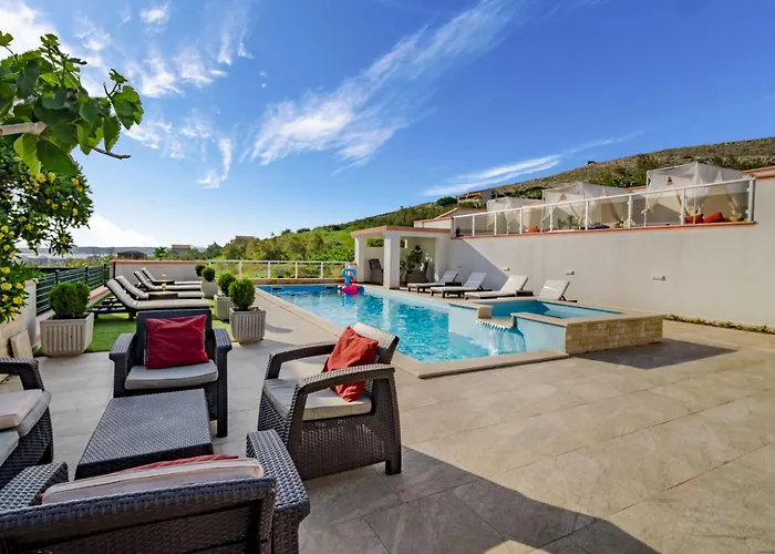 Melandura-7 By Interhome * Dinjiška