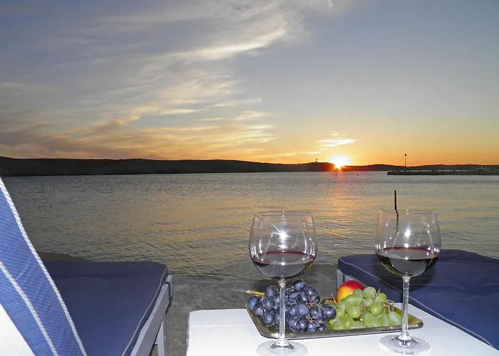 Melandura-7 By Interhome